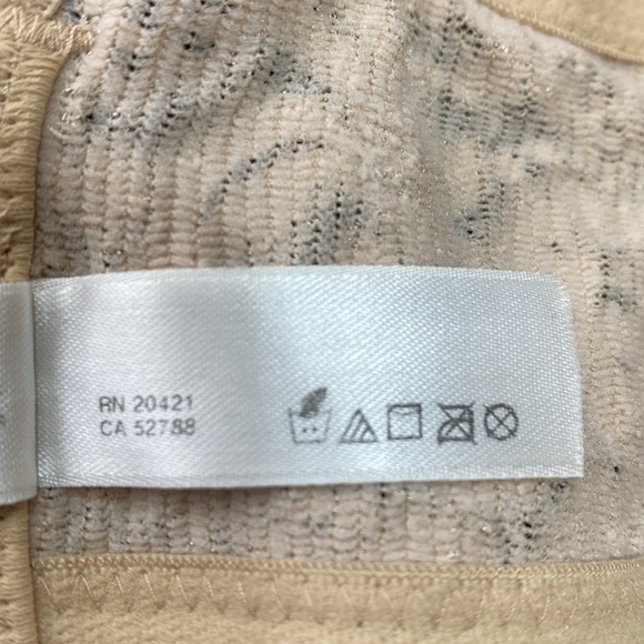 Wacoal 65547 Nude Colored Halo Lace Unloaded Underwire Bra. Size 32DD. - Picture 11 of 15